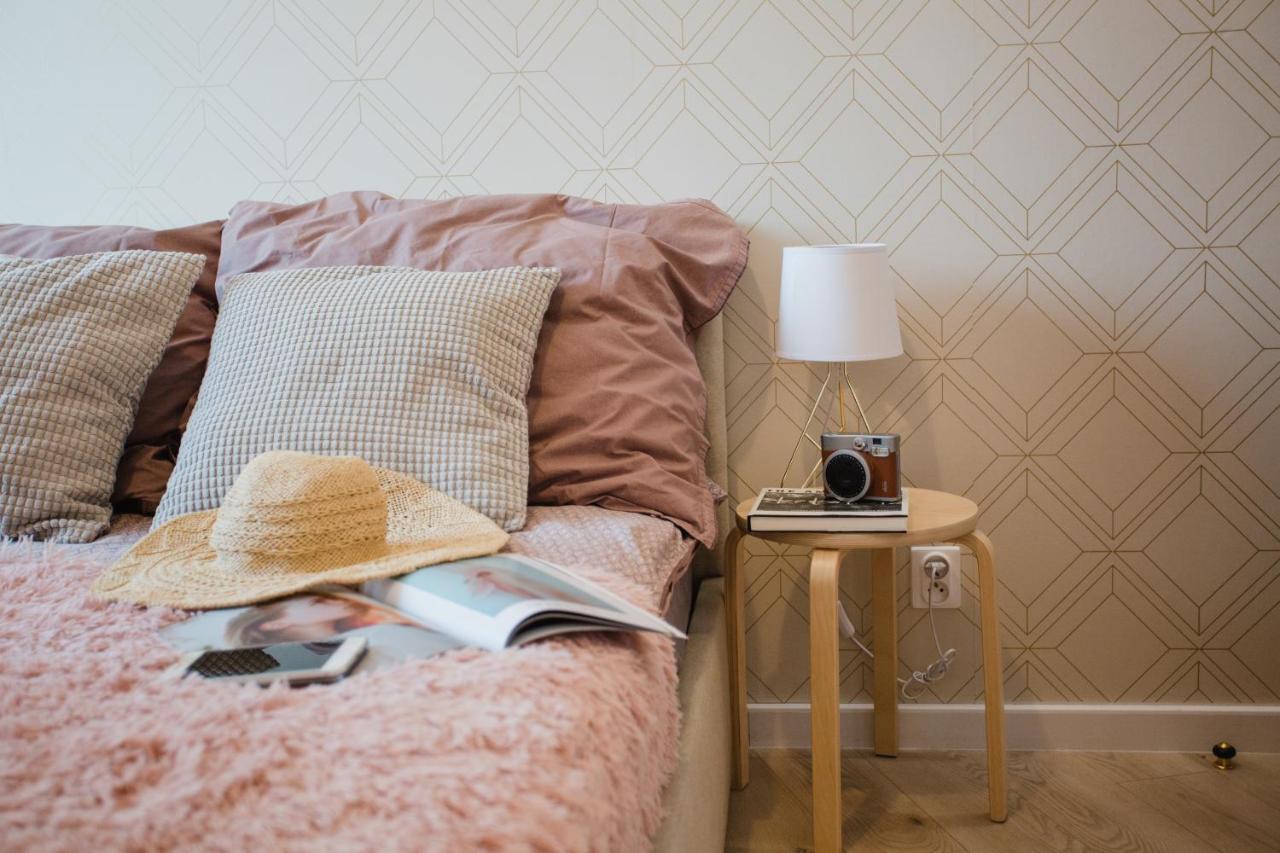 W&k White&grey - Faktura Vat, Parking Apartment