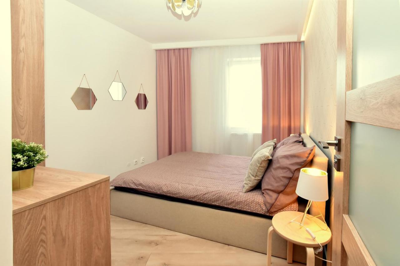 W&k White&grey - Faktura Vat, Parking Apartment